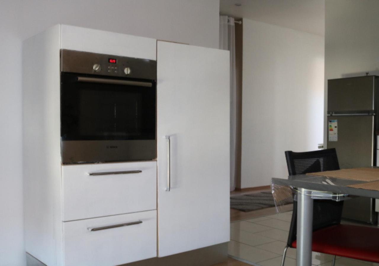 Le Wolf - 1 Chambre Privee Dans Un Appartement - 5Mn Tram Du Centre Ville - 15Mn Tram Gare Tgv Mulhouse - Wifi - Parking 牟罗兹 外观 照片