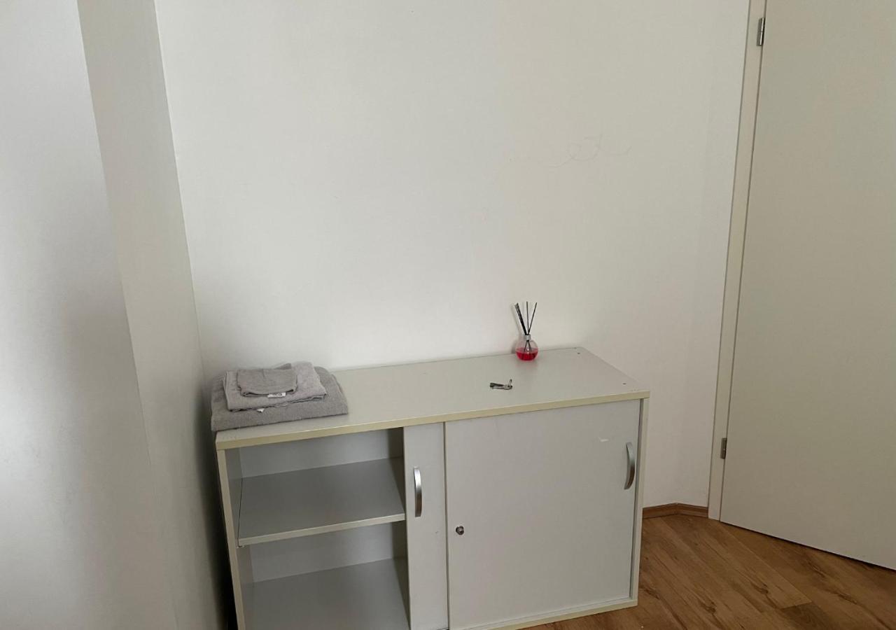Le Wolf - 1 Chambre Privee Dans Un Appartement - 5Mn Tram Du Centre Ville - 15Mn Tram Gare Tgv Mulhouse - Wifi - Parking 牟罗兹 外观 照片